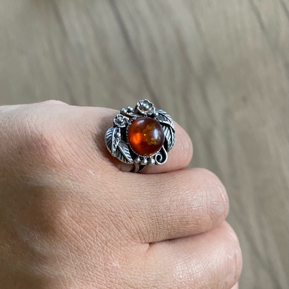 Vintage sterling silver amber cabochon ring
